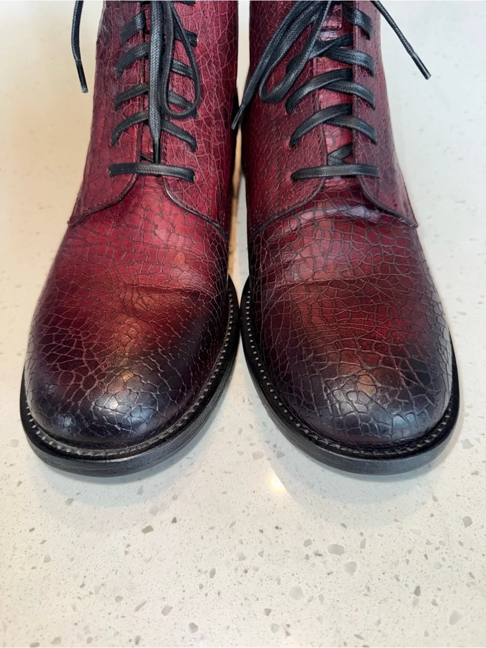 Robert Graham Men's Burgundy Textured Chukka Boots